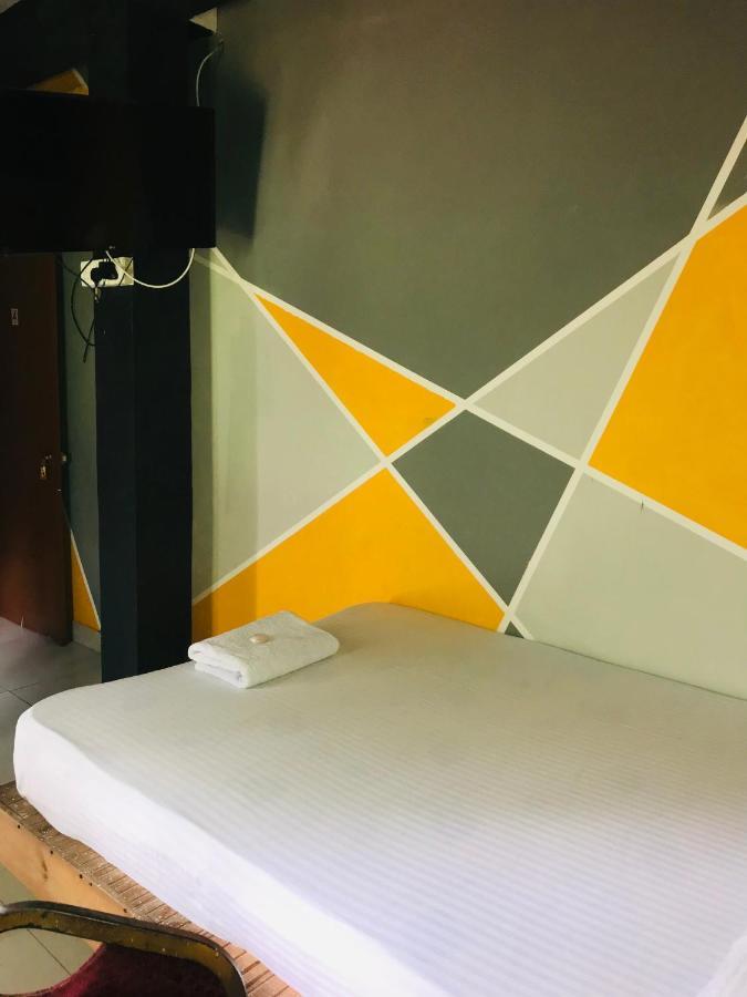Alina Budget Hotel Kaduwela Ngoại thất bức ảnh