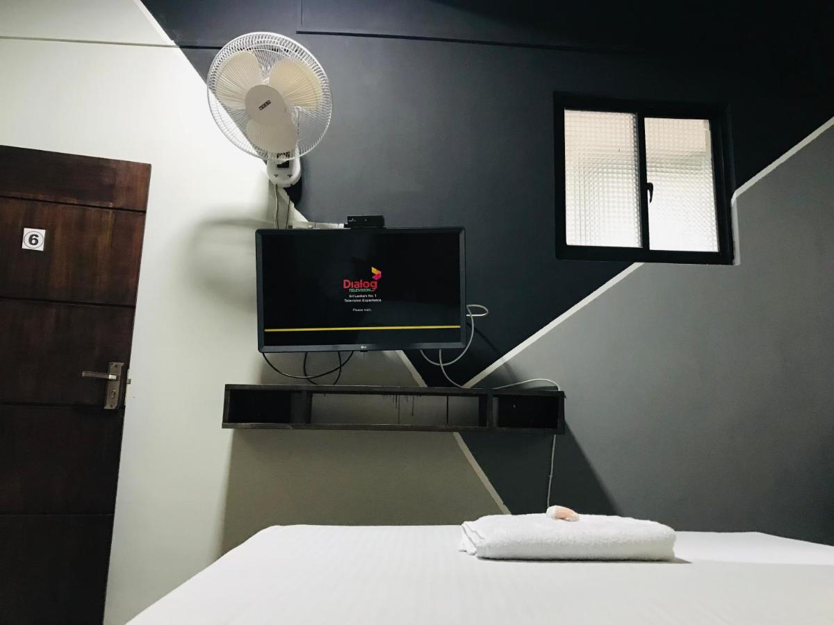 Alina Budget Hotel Kaduwela Ngoại thất bức ảnh
