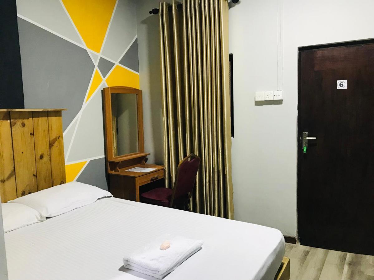 Alina Budget Hotel Kaduwela Ngoại thất bức ảnh