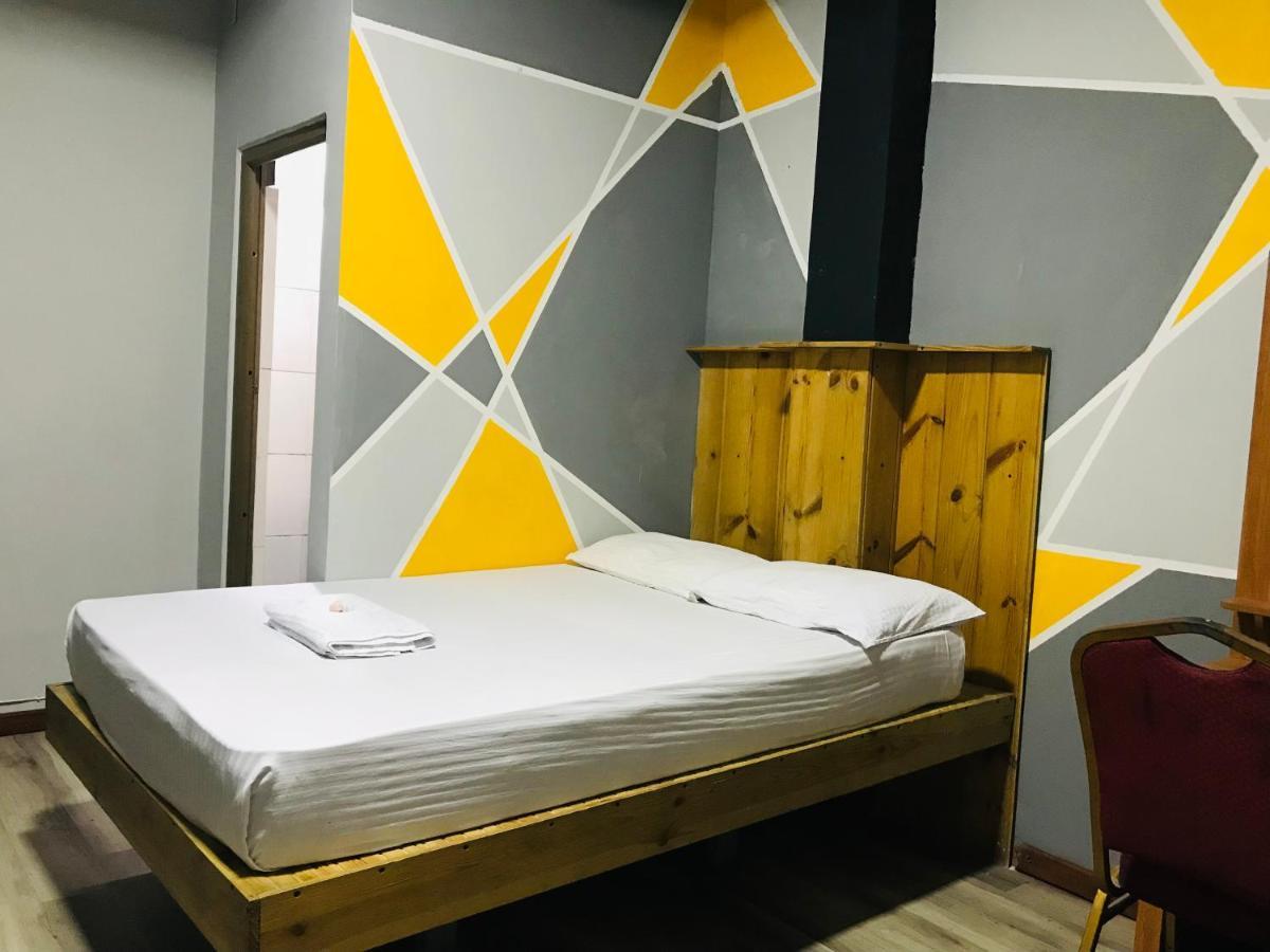 Alina Budget Hotel Kaduwela Ngoại thất bức ảnh