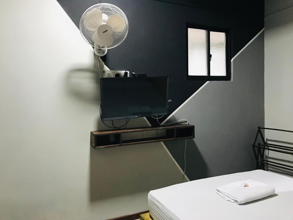 Alina Budget Hotel Kaduwela Ngoại thất bức ảnh