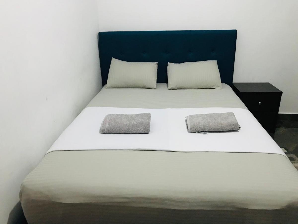 Alina Budget Hotel Kaduwela Ngoại thất bức ảnh