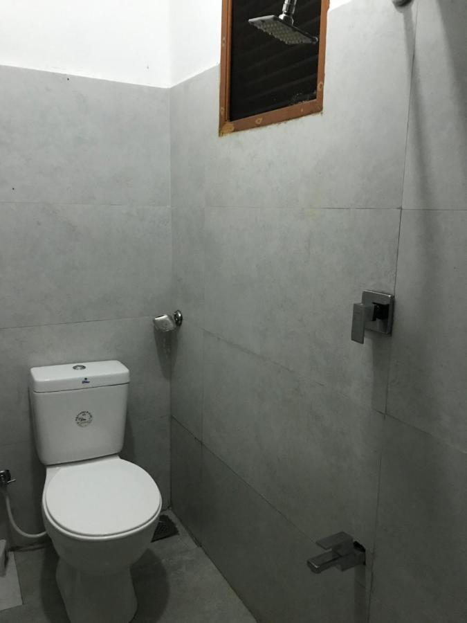 Alina Budget Hotel Kaduwela Ngoại thất bức ảnh